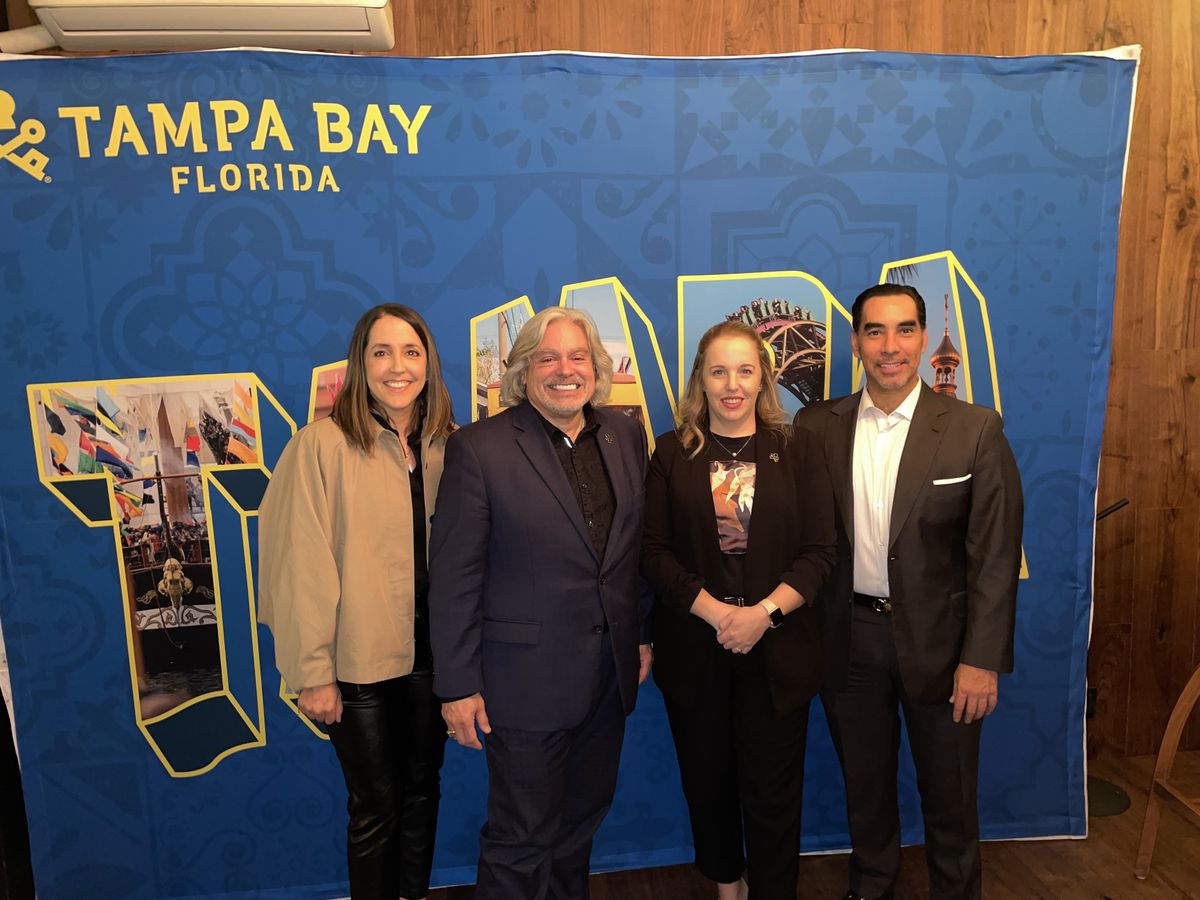 El equipo de Visit Tampa Bay, encabezado por el CEO Santiago Corrada&nbsp; y Rafael Aponte, director general de Aviareps.