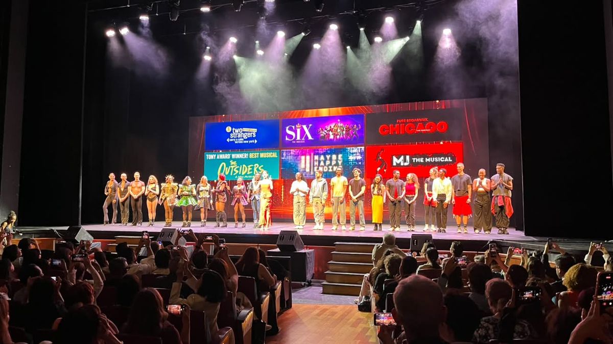 Artistas y elencos de reconocidos musicales de Broadway se presentaron durante “NYC Center Stage”, evento realizado por Nueva York en el marco de IPW 2026 en Fort Lauderdale.