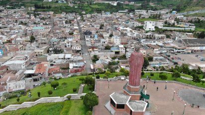 Alausí (RIobamba) es un Pueblo Mágico de Ecuador que cuenta con varios atractivos.