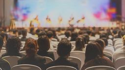 El regreso a la oficina sigue siendo uno de los factores que impulsan el aumento del segmento MICE, en un contexto donde el equilibrio entre lo presencial y lo híbrido sigue estabilizándose.