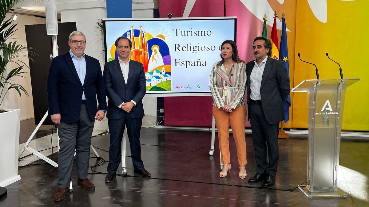 Representantes de ONE Task, Andalucía y ObservaTUR en la presentación del informe sobre turismo religioso.