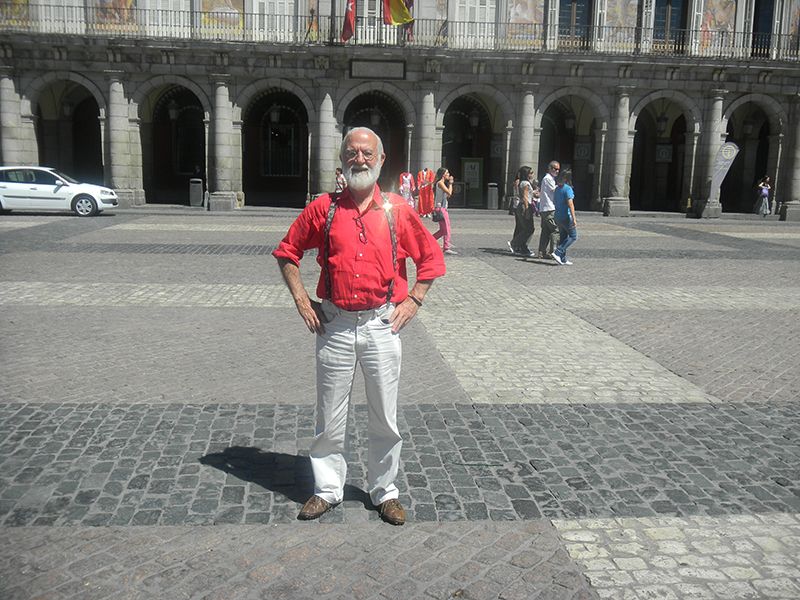 Visitando la Plaza Mayor en Madrid.