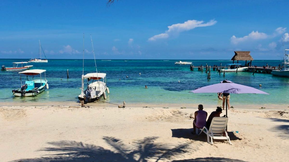 Las playas de Puerto Morelos son de las más hermosas del Caribe mexicano.