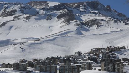 Caída de nieve rompe récords en la Región Metropolitana y centros de esquí serían los más beneficiados