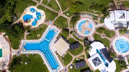 altText(Escapadas a Entre Ríos: 3 termas ideales para relajarte el fin de semana)}