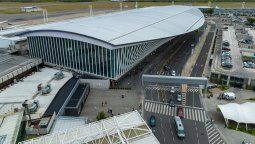 altText(Conocé la nueva terminal futurista del aeropuerto de Ezeiza)}