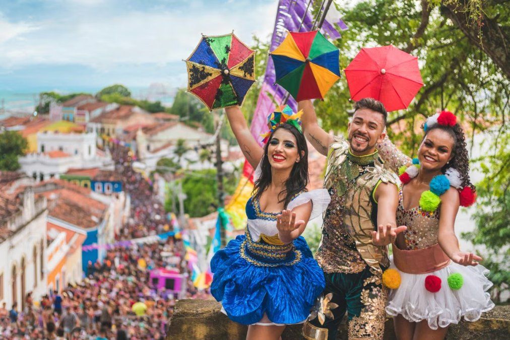 Los carnavales en Recife y Olinda atraen a m&aacute;s de mill&oacute;n y medio de personas durante seis d&iacute;as y seis noches de fiesta.
