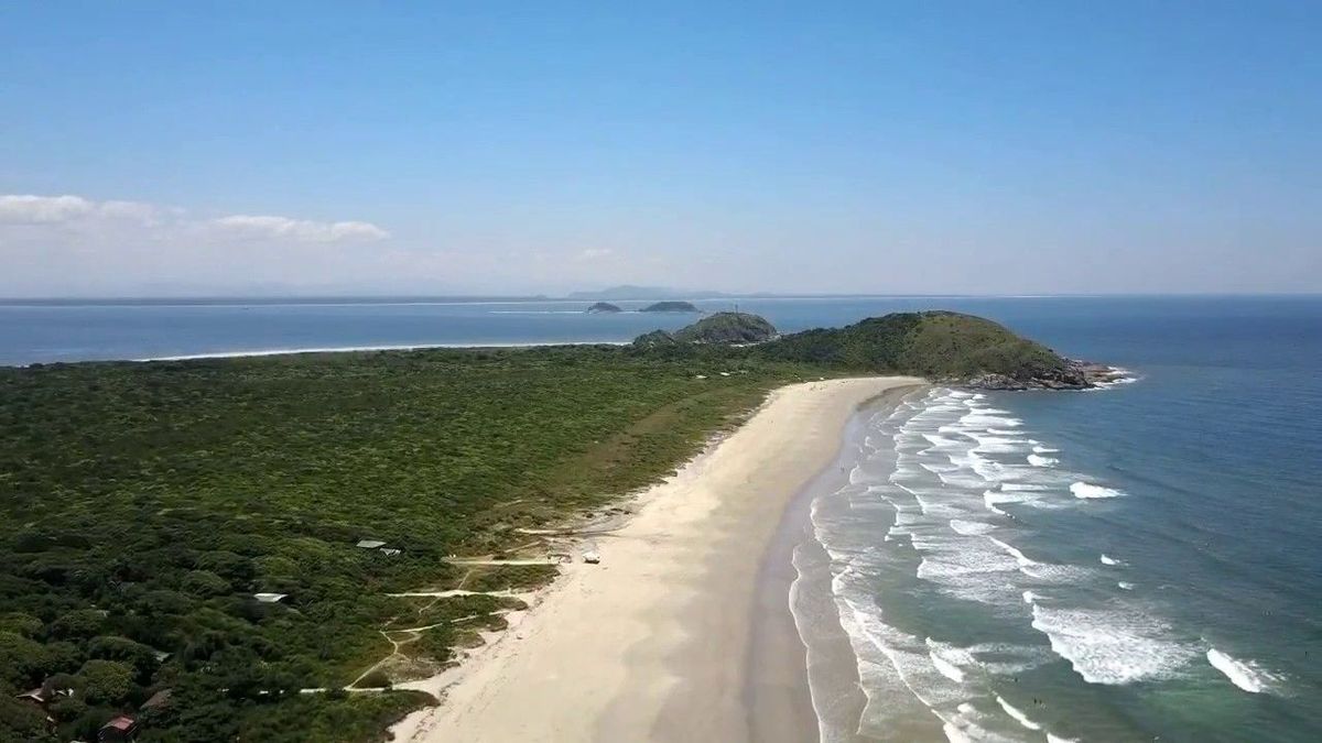 Brasil: las playas de Ilha do Mel son extensas y agrestes perfectas para los amantes de lo natural. Brasil: las playas de Ilha do Mel son extensas y agrestes perfectas para los amantes de lo natural.