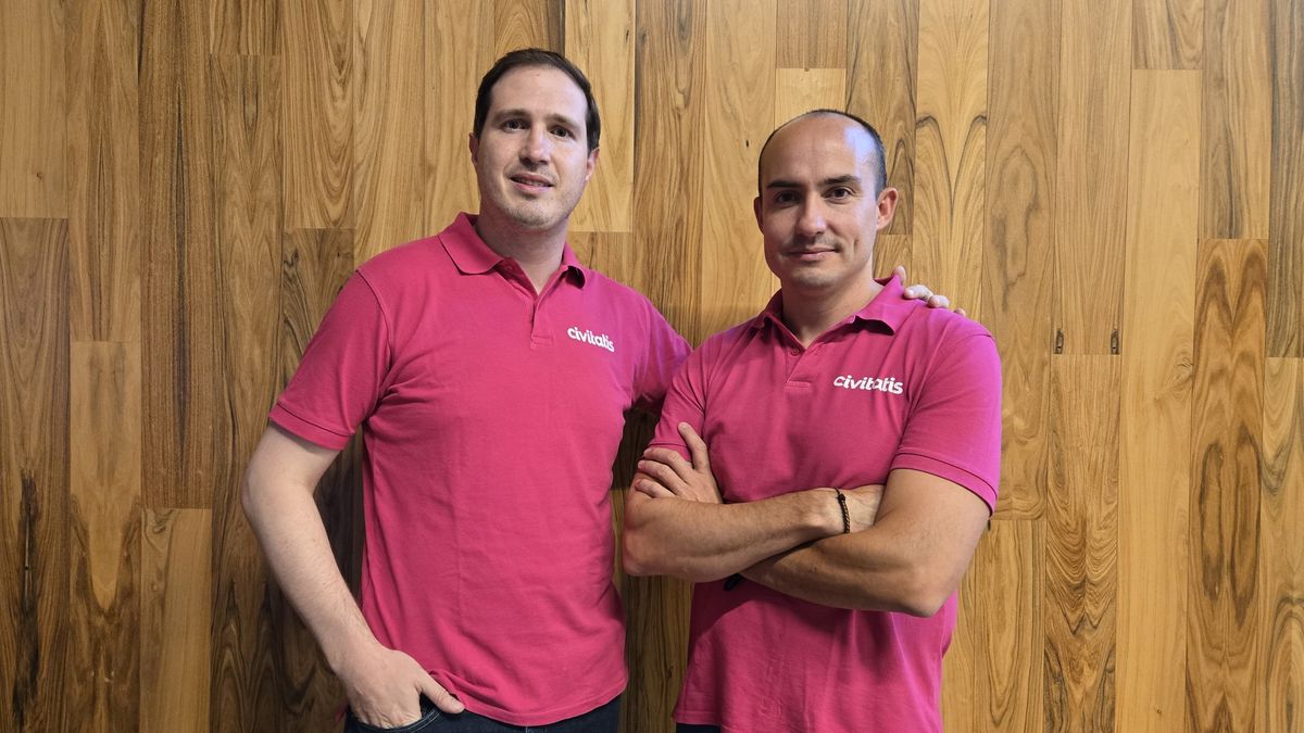 Juan Rosello y Enrique Espinal de Civitatis.