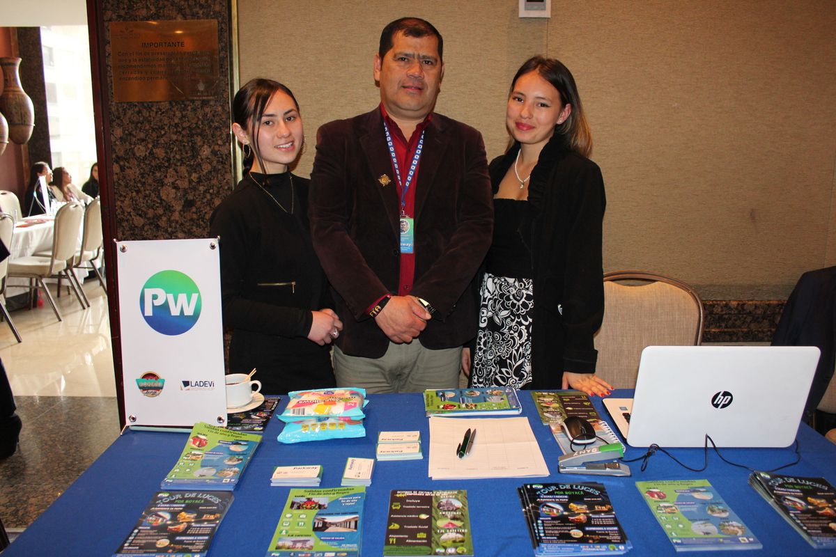 Equipo comercial de Parkway Viajes y Turismo: Alejandra Rueda, Iván Hernández, Ximena Hernández.