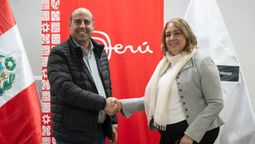 La viceministra de Turismo, Aracelly Laca, y el alcalde provincial del Callao Pedro Spadaro, 