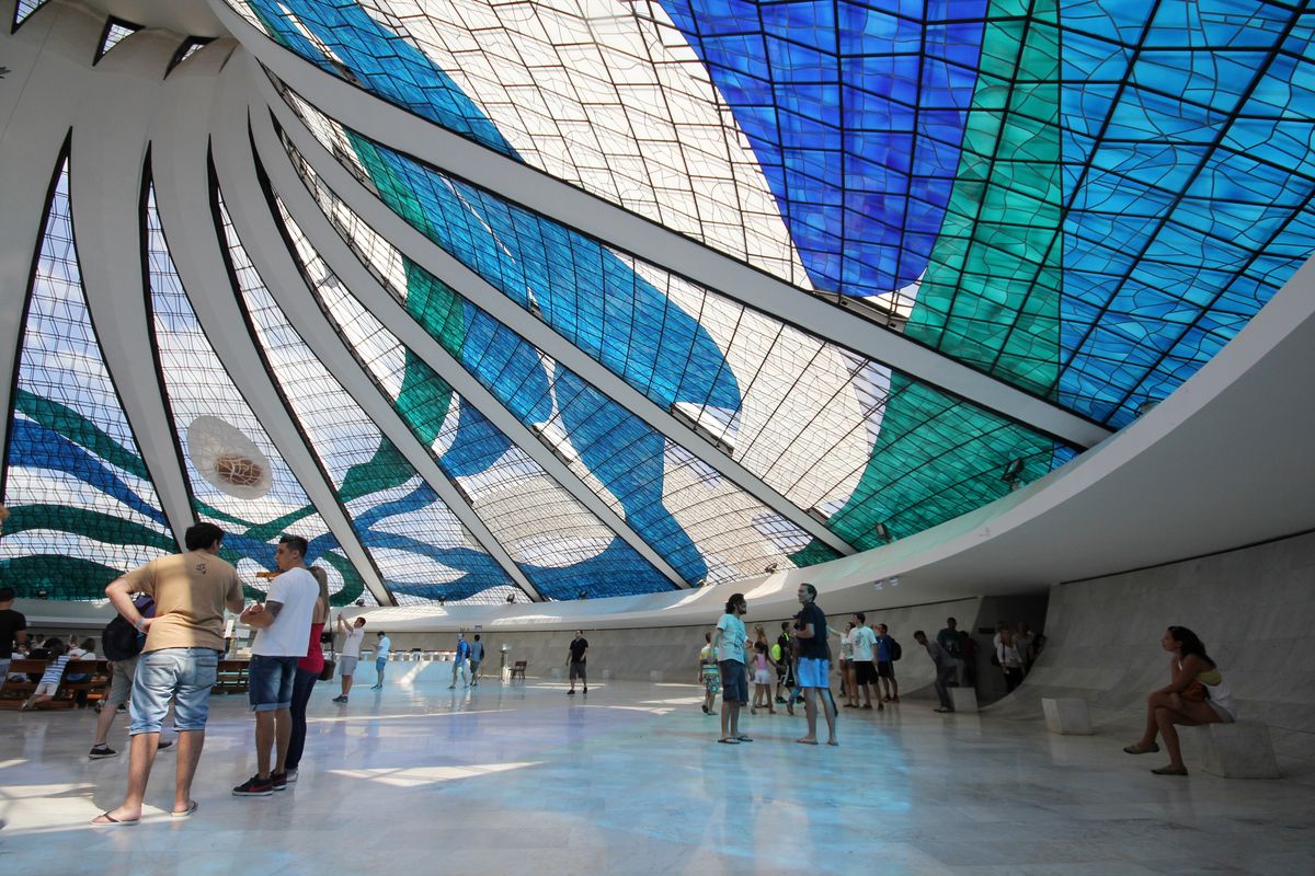 Brasilia: la Catedral Metropolitana es una de las obras maestras de Oscar Niemeyer en Brasil.