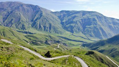 Circuitos para hacer por Argentina estas vacaciones: en este caso por la Ruta 40, en el tramo de Salta.