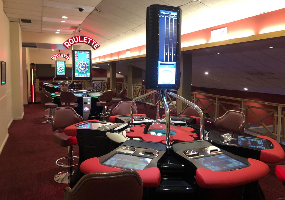 El Casino Club de Bariloche es perfecto para pasar una noche divertida en el centro de la ciudad.