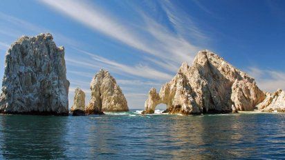 El Arco, sobre la costa de Cabo San Lucas, es el principal ícono turístico de Los Cabos.