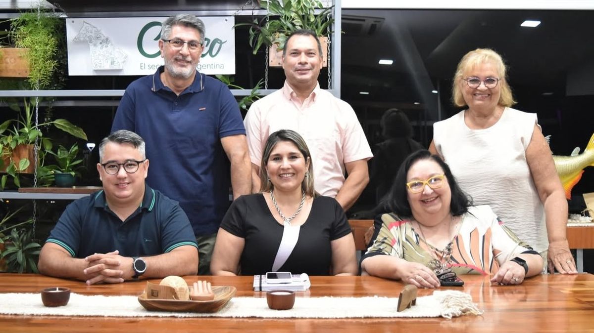 La nueva comisión de Aaavyt Nordeste, encabezada por Patricia Solari como presidente.