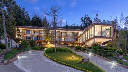 Alto Traful es un hotel soñado ubicado en la Patagonia.