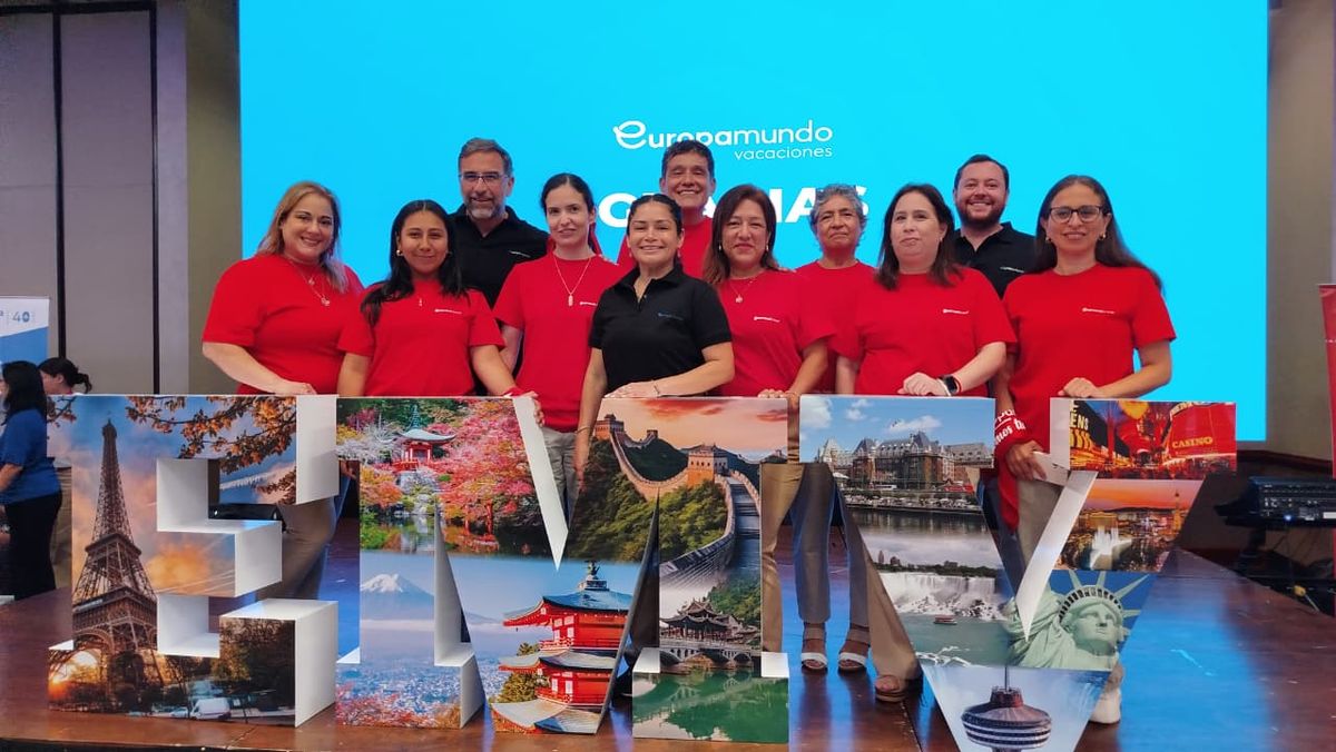 Equipo de Carrusel Travel junto al equipo de Europamundo.