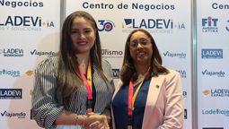 Oficina de Turismo de Curazao: Elaine Francisca, gerente regional; junto a Iris Carrasco, coordinadora Cono Sur.