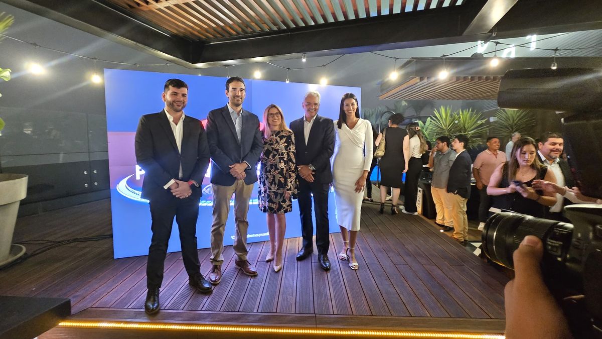 José Ais, Franco Chaparro, Silvana Muguerza, Gabriel Rego y Giuliana Brambilla.