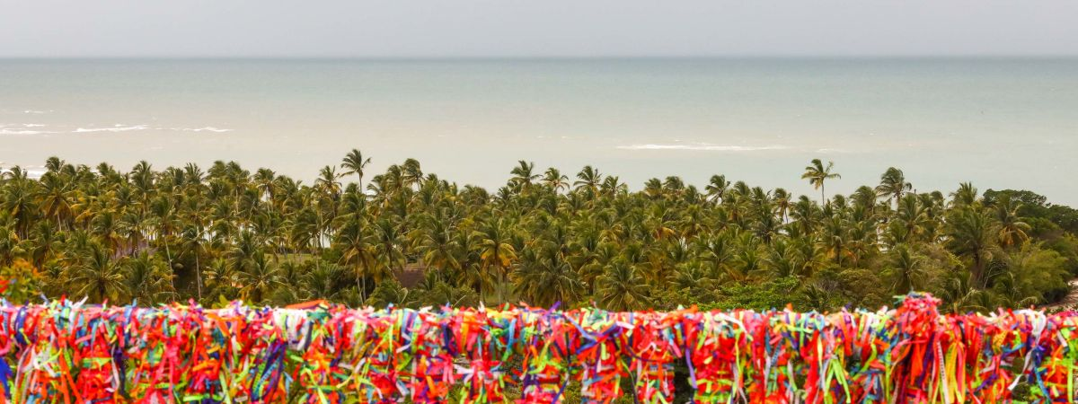 Arraial dAjuda es uno de los destinos más encantadores de Brasil. Te invitamos a recorrerlo.&nbsp;