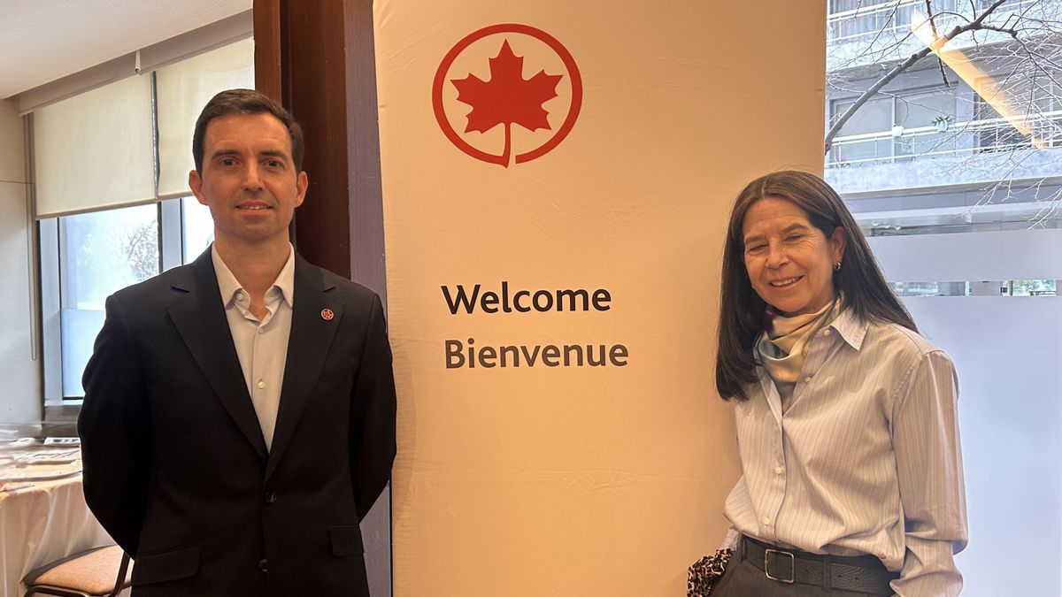 Ignacio Ferrer, country manager de Air Canada en Argentina; y Patricia Garrido, gerenta de Ventas.