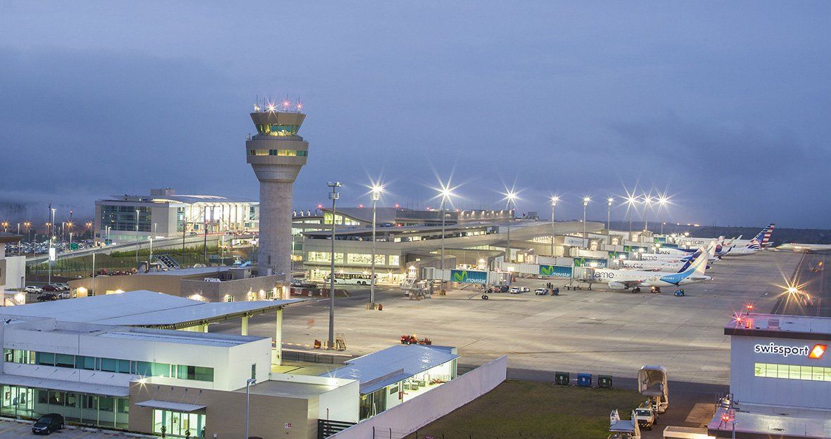 Los vuelos nacionales e internacionales desde Quito van en aumento. Además, las aerolíneas que operan en la capital han reactivado varias rutas. - Ladevi Medios y Soluciones Los vuelos nacionales e internacionales desde Quito van en aumento. Además, las aerolíneas que operan en la capital han reactivado varias rutas.