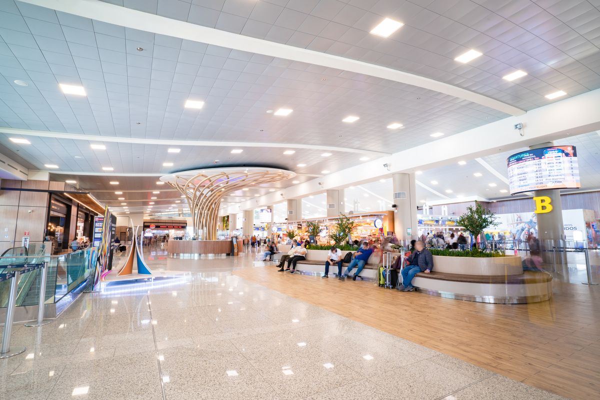 Interior del Aeropuerto de Quito.
