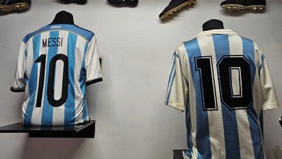 Buenos Aires: El Museo TOP alberga camisetas que usaron Diego Armando Maradona, Lionel Andrés Messi, Pelé y Johan Cruyff, entre otros.