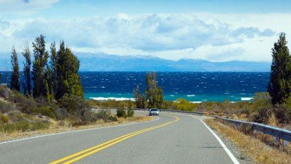 Patagonia: visitando Los Antiguos y Perito Moreno es posible llevarse esta vista al lago Buenos Aires desde la ruta 41.&nbsp;