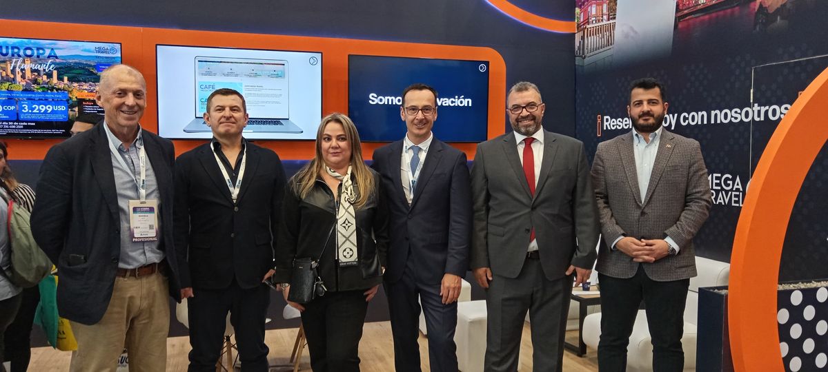 Equipo de Mega Travel.