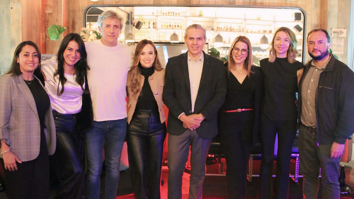 Equipo de Aviatur y Avianca en el marco de su experiencia inmersiva.