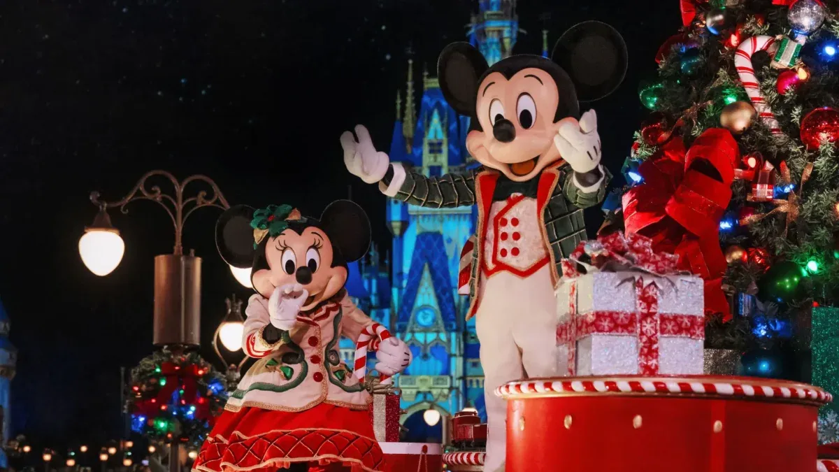 Walt Disney World Resort ofrece eventos deslumbrantes para navidad y fin de año con desfiles festivos y shows que contarán con la participación especial de Santa.