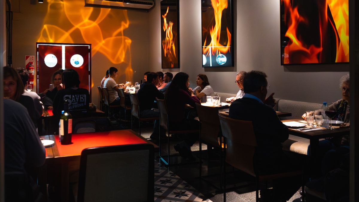 Verano en Buenos Aires: República del Fuego ofrece una propuesta que fue distinguida por la Guía Michelin.