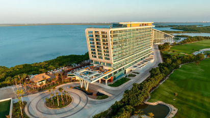 Descubre un paraíso donde el lujo y la aventura te esperan en Hyatt Vivid Grand Island de la colección Inclusive Collection. Descubre un paraíso donde el lujo y la aventura te esperan en Hyatt Vivid Grand Island de la colección Inclusive Collection.