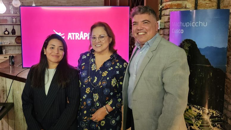 Claudia Salazar, Silvia Sperack Gamboa y Pablo Casabona en la presentación conjunta de PromPerú y Atrápalo. &nbsp;