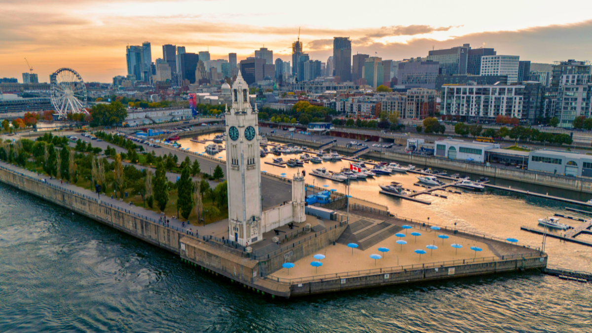 La Basílica de Notre-Dame, construida entre 1824 y 1829, es uno de los grandes hitos patrimoniales del casco histórico de Montreal.
