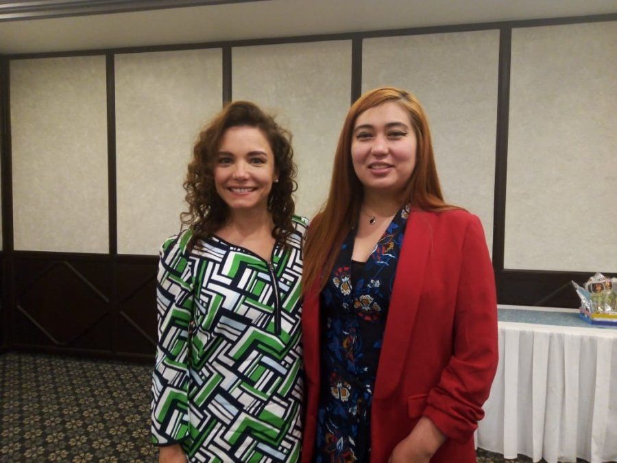 Carla Ponce y Brisa Amaya, presidenta de Confetur.