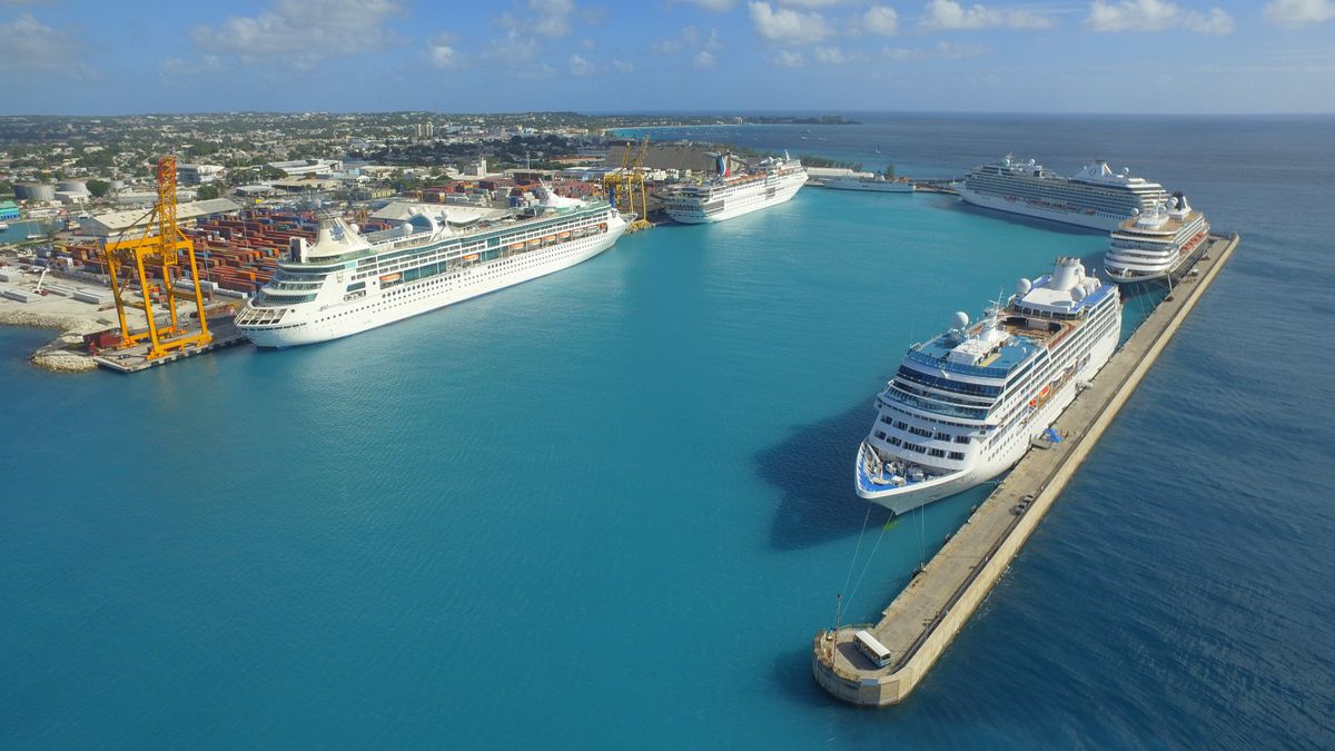 Bridgetown Harbour, puerto de la capital de Barbados y un importante hub de cruceros en el Caribe. 