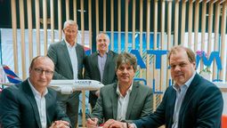 Ejecutivos de Latam Airlines y LAP sellaron el acuerdo.