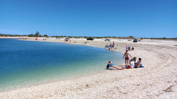 Vacaciones 2025: conocé la paradisíaca playa de la Patagonia que fascina a los viajeros en las vacaciones de verano.