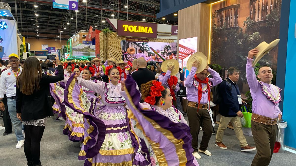 Muestra cultural durante el primer día de la Vitrina Turística Anato 2025.