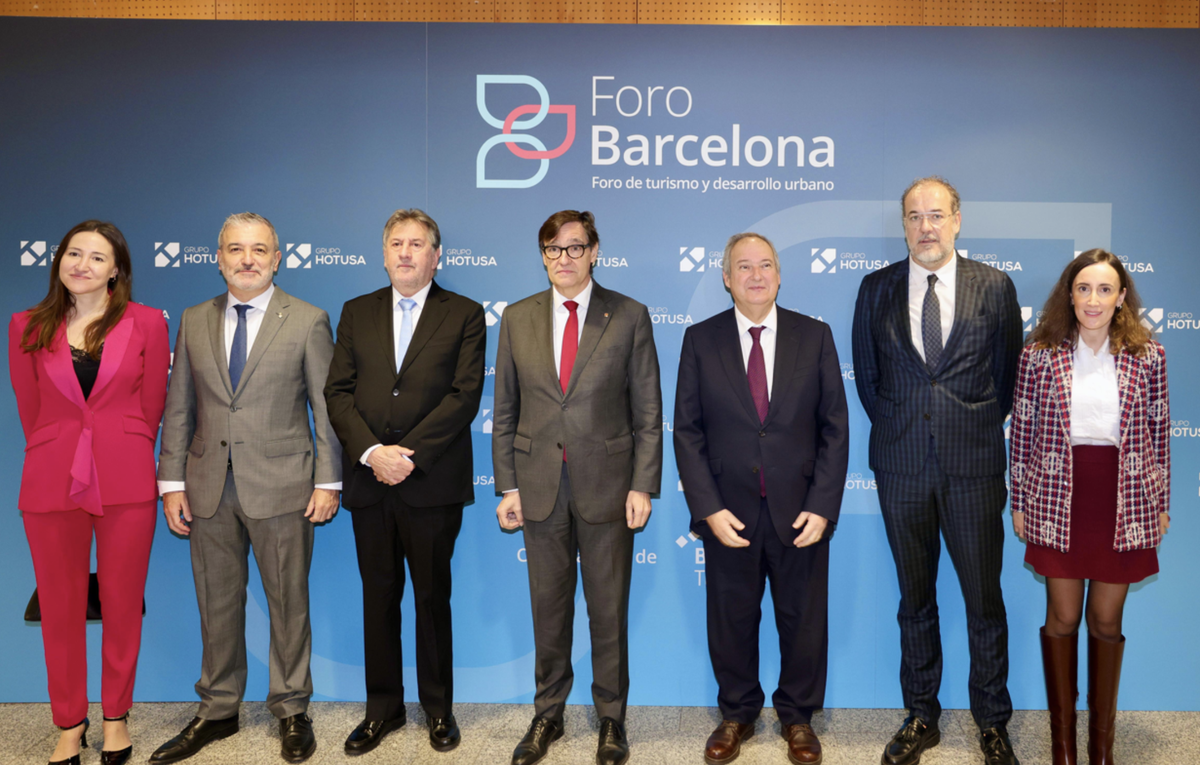 El Grupo HOTUSA organiza su primer Foro Barcelona, con Jordi Hereu, Salvador Illa y Jaume Collboni como invitados.
