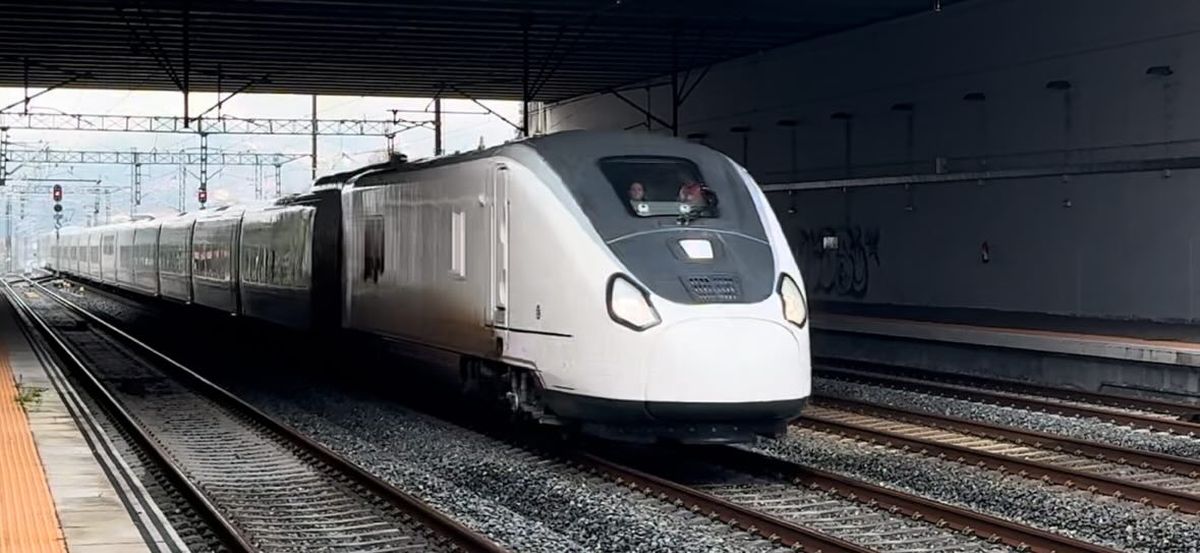 Tren AVRIL en pruebas en las vías de Vigo Tren AVRIL en pruebas en las vías de Vigo