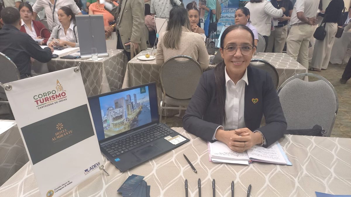 Juliana Duque, ejecutiva comercial de Hotel Almirante, en Ladevi Workshop en Guayaquil.