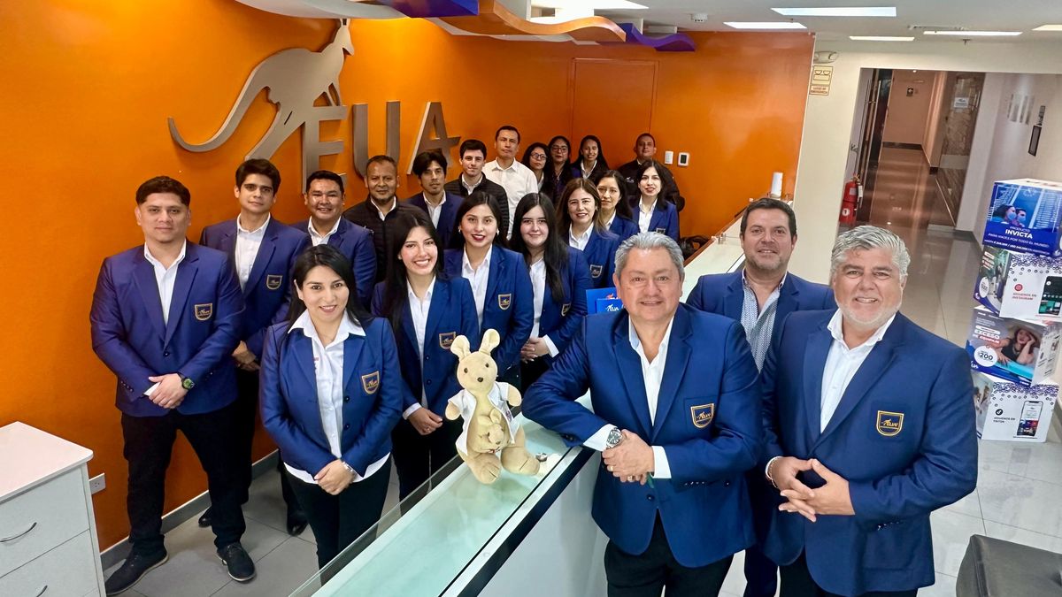 Todo el equipo comercial de Euroamerican Assistance en Perú. Todo el equipo comercial de Euroamerican Assistance en Perú.