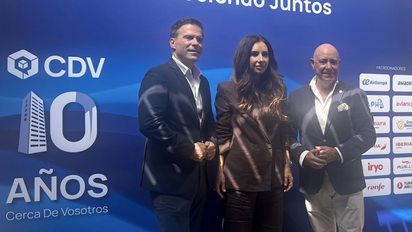 Parte del equipo de CDV durante la celebración de su décimo aniversario en Alicante.