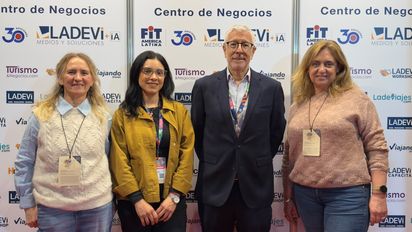 Mara Argañaras, periodista de Turismatica; Nagdicil Osteicoechea Zarraga, responsable de marketing; Eduardo Goldenhorn, CEO; y Valeria Casburi, responsable de Comunicación.