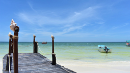 Estas vacaciones de Semana Santa relájate en las playas del Caribe mexicano.