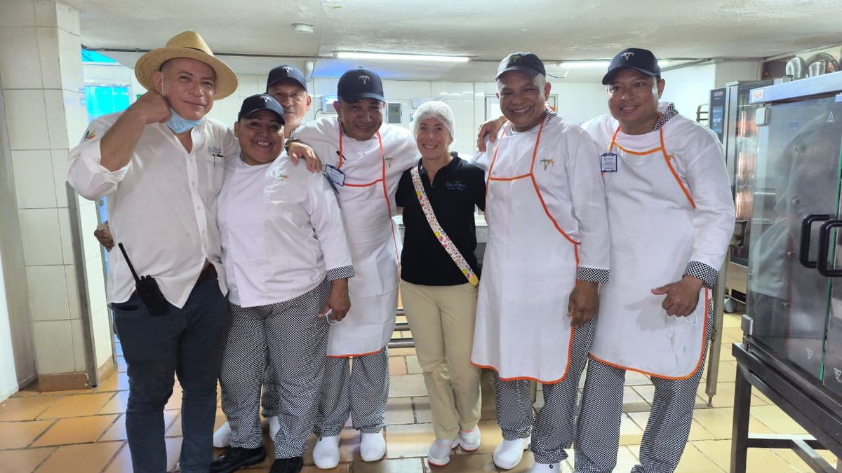 Equipo operativo de Hoteles Decameron.
